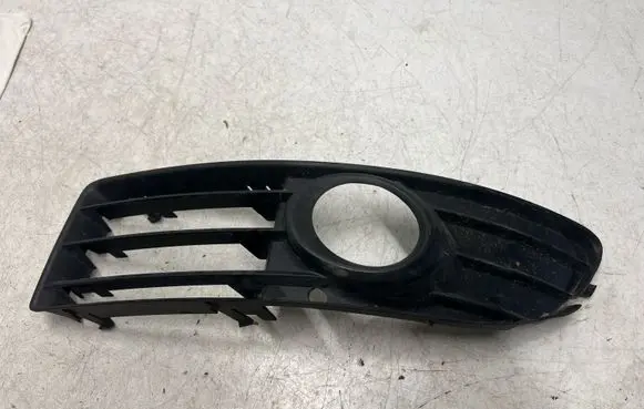Audi A4 S4 B6 8E 8H Front fog light trim/grill 8H0807681