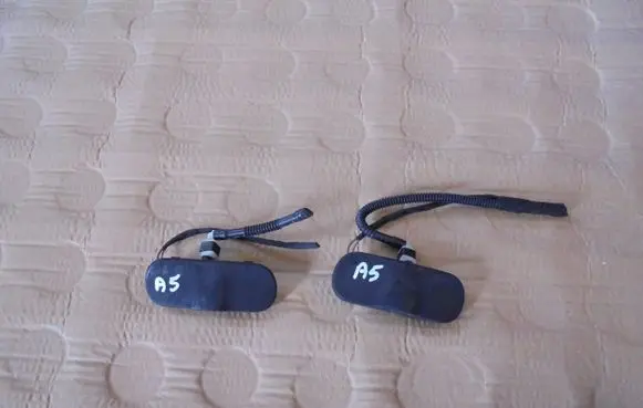 Audi A5 8T 8F Windshield washer spray nozzle 