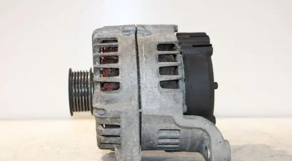 BMW 3 E90 E91 Generator/alternator 7802261