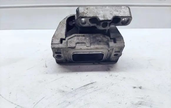 Volkswagen Touran I Engine mount bracket 1K0199262AE