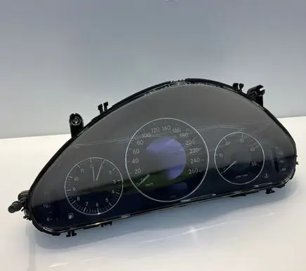 Mercedes-Benz E W211 Speedometer (instrument cluster) A2115403447 110080283 2115403447
