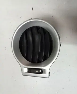 Renault Koleos I Dashboard side air vent grill/cover trim 68761JY00A