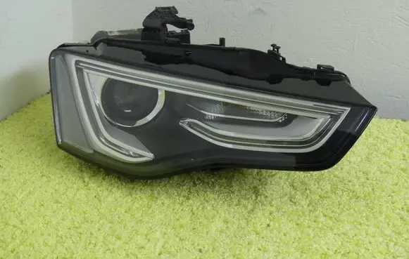 Audi A5 8T 8F Headlight/headlamp 8T0941006