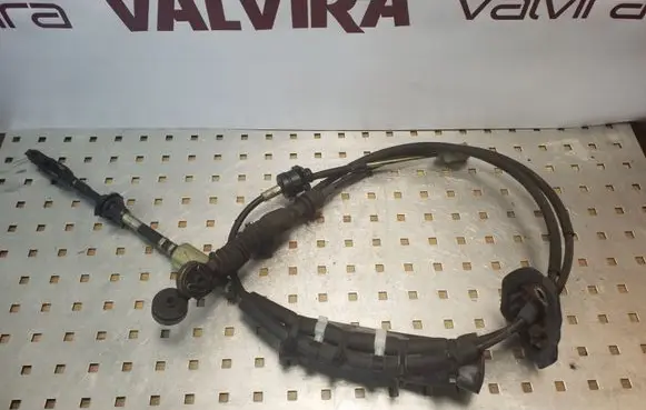 Gear shift cable linkage