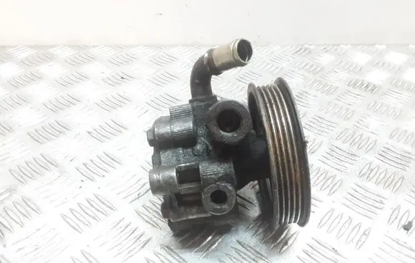 Toyota Corolla Verso E121 Power steering pump 52020