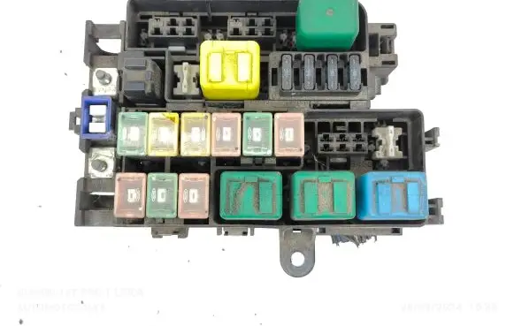 Mazda Xedos 6 Fuse module 71248948