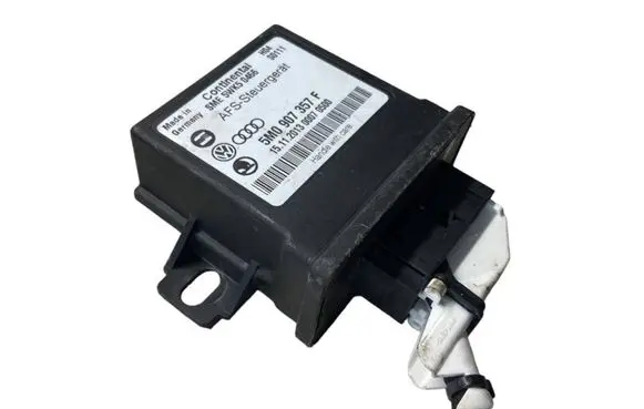 Volkswagen PASSAT B7 Light module LCM 5M0907357F 5WK50466