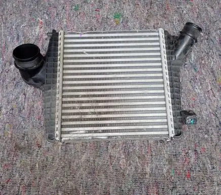 Porsche Cayenne (9Y0 9Y3) Intercooler radiator 4M0145804BR 4M0094C ES780005