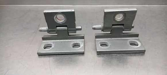 Volvo XC90 Front door upper hinge VMR71825VOLVOMAR