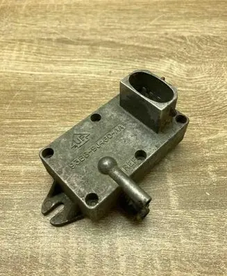 Ford Mondeo MK I Air pressure sensor 93BB9J460AA