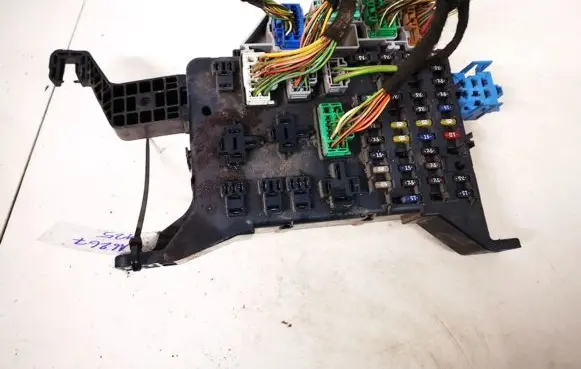 Ford Mondeo Mk III Fuse box set 1s7t14a073ae 1s7t-14a073-ae