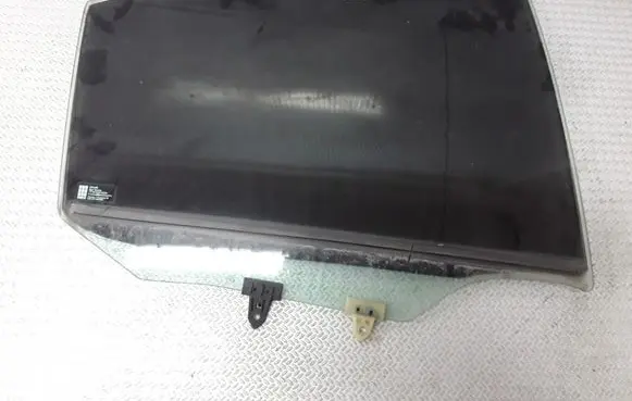 Nissan Primera Rear door window glass