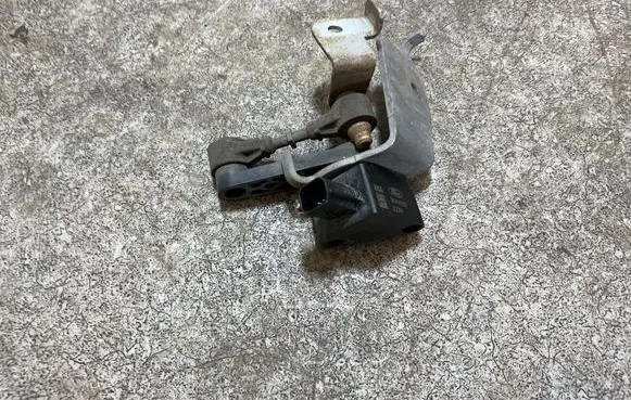 Ford Mach-E I Rear air suspension level height sensor 3049025 22319
