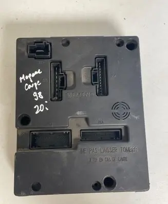 Renault Megane I Fuse module 7703297930 99006 S108602400