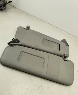 BMW 5 E60 E61 Sun visor 7066649