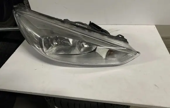 Ford Focus Headlight/headlamp F1EB13W029A