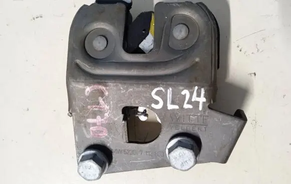 BMW 5 E60 E61 Seat back rest lock catch 7112863