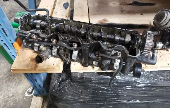 Volvo V70 Engine head 
