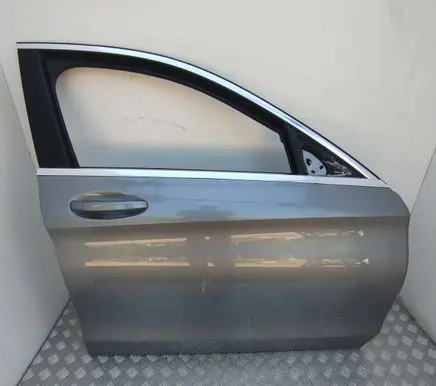 Mercedes-Benz C W205 Front door