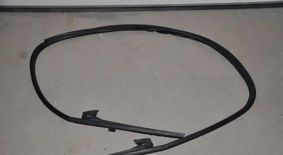 Ford Mustang VI Rubber seal loading door KLEP705