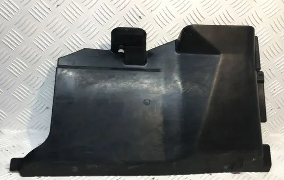 Mitsubishi Pajero Sport I Other engine bay part MR250982