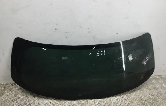 Toyota Yaris Rear windscreen/windshield window 