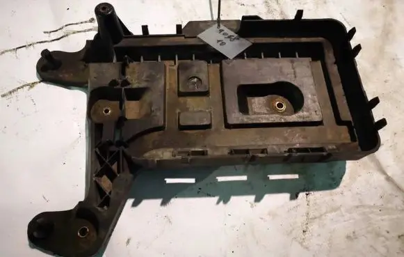 Battery box tray