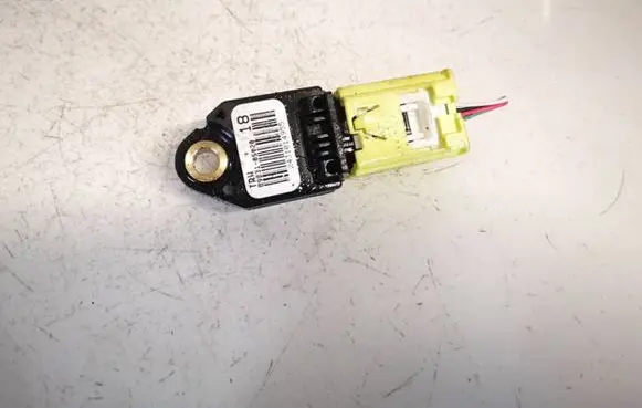 Toyota Verso Airbag deployment crash/impact sensor 8983105020 89831-05020