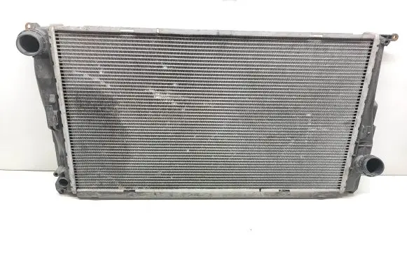 BMW 3 E90 E91 Coolant radiator 7794486 17117794486