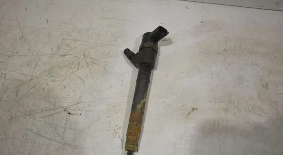 Volvo XC60 Fuel injector 30777526