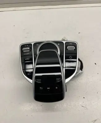 Head unit multimedia control