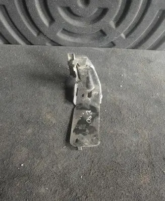 BMW 3 E90 E91 Radiator support slam panel bracket 7117812