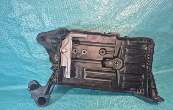 Volkswagen Golf VII Battery tray 5Q0915321J 5Q0915331K