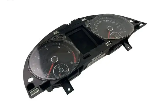 Volkswagen PASSAT B7 Speedometer (instrument cluster) 3AA920870D