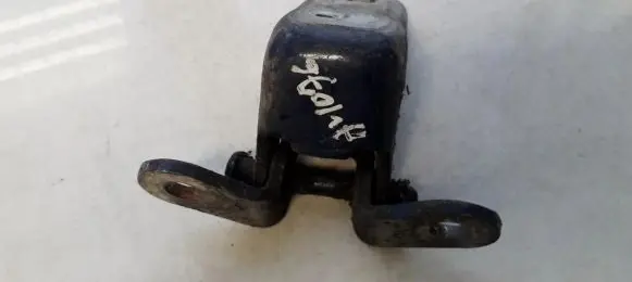 Ford Mondeo MK II Front door upper hinge