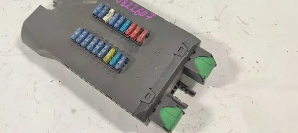 Mercedes-Benz Vito Viano W638 Fuse module A0005400650 0005400650 08501002