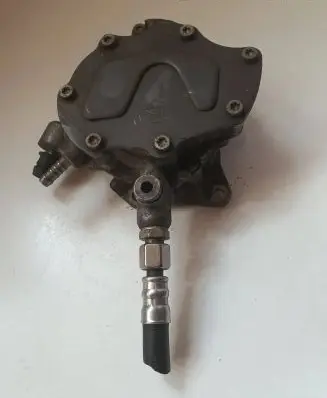 Volkswagen Multivan T5 Vacuum pump 070145209