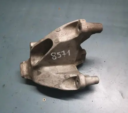 Audi A5 8T 8F Engine mounting bracket 8K0199307
