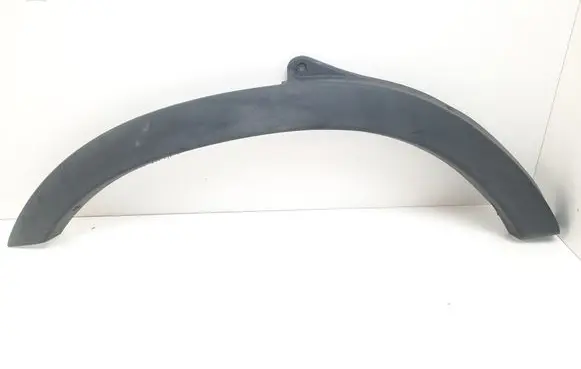 Fender trim (molding)