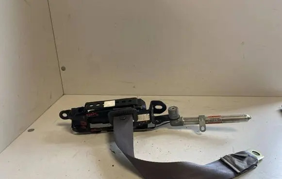Volvo S40, V40 Front seatbelt 30897169 570790640 0427071
