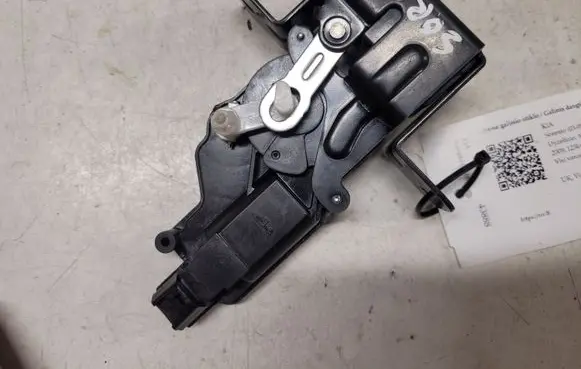 KIA Sorento Tailgate window lock/catch/latch 871303E000