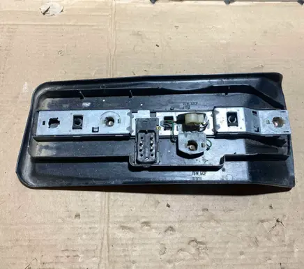 Mercedes-Benz S W126 Tail light bulb cover holder 22072