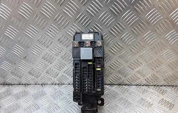 Jaguar F-Pace Fuse module lx7314a073ha
