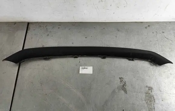 Volvo XC40 Front bumper splitter molding 32337603