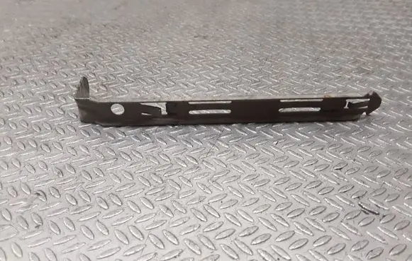 Volvo XC90 Headlight/headlamp mounting bracket 