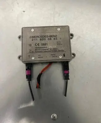 Mercedes-Benz E W211 Antenna control unit 2118200885 09701212
