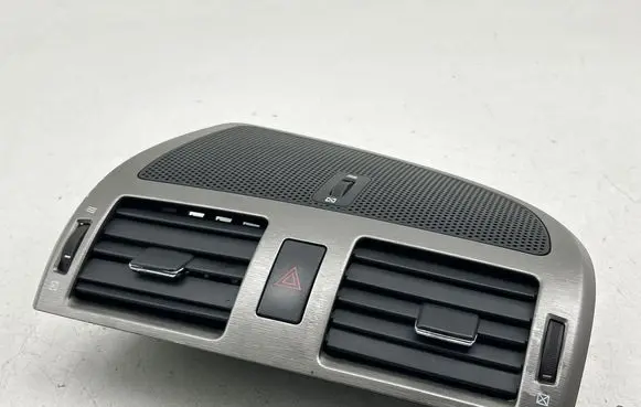Toyota Avensis T270 Dash center air vent grill 5567005090