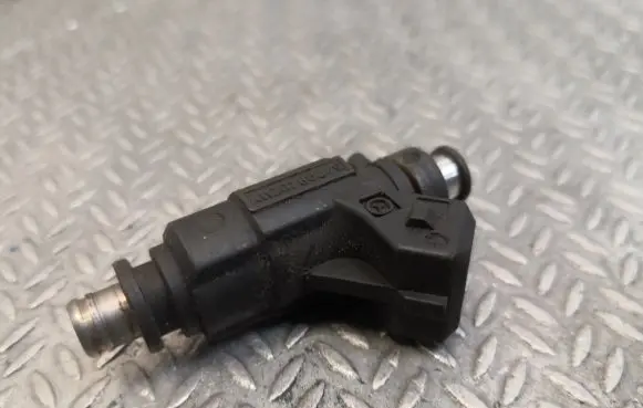 Mercedes-Benz CLK A208 C208 Fuel injector 1120780049