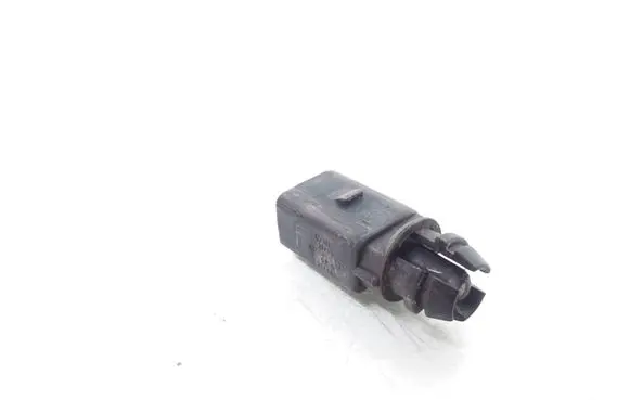 Volkswagen Touran I Outside/exterior temperature sensor 8Z0820535