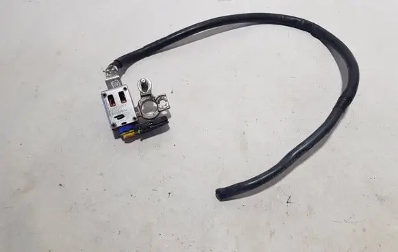 Mercedes-Benz E W212 Positive cable (battery) BAMPT0678HH 00000006150